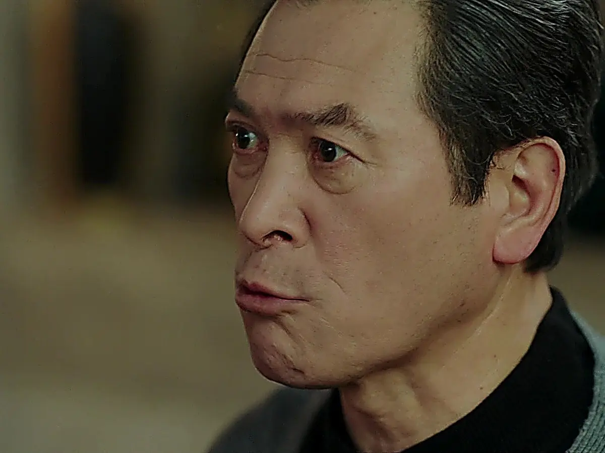 連行される息子を一喝するユン・ジュンピョン