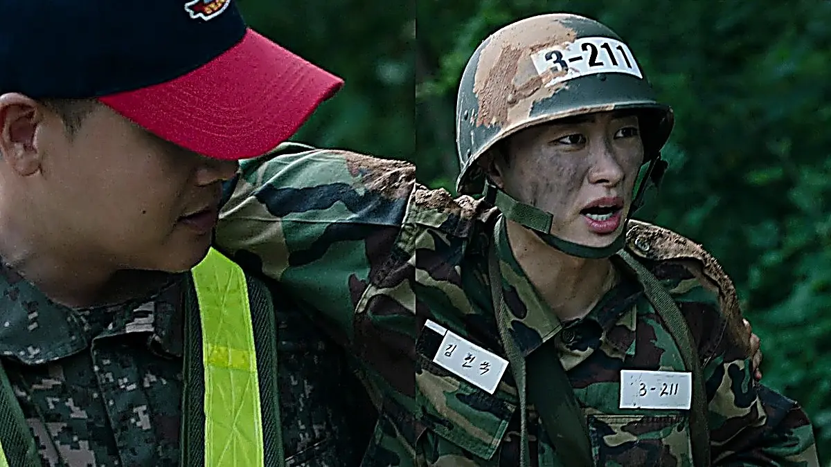 膝を押さえて激しい痛みに耐える訓練兵キム・ヒョンウク